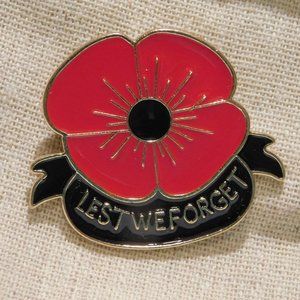 "LEST WE FORGET" POPPY PIN